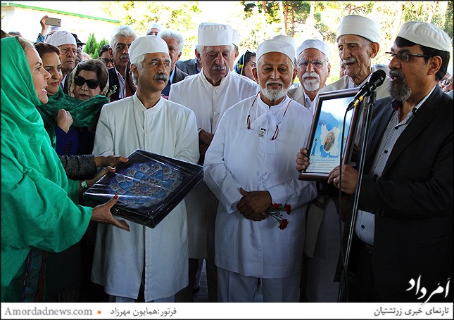 Tehran Anjuman Welcomes FEZANA President Homi Gandhi at Farvardingan Prayers