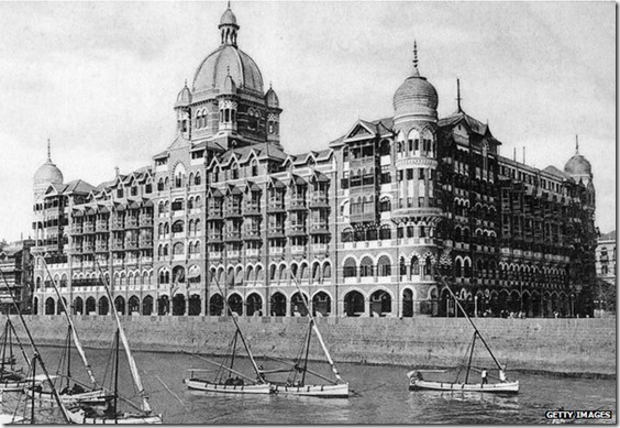 _80725402_tajmahalpalacehotelinbombaycirca1920