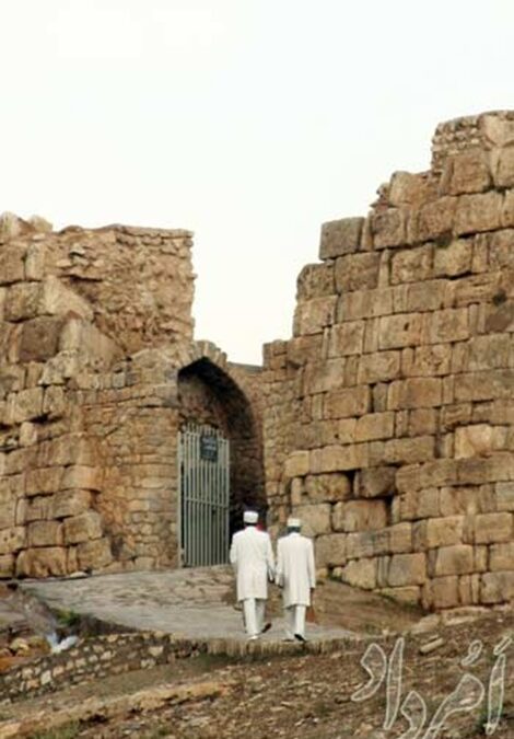 Prayers Offered at ancient Azargoshasb Fire Temple