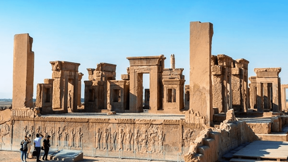 Stone-eating Lichen that threaten Iran’s ancient Persepolis