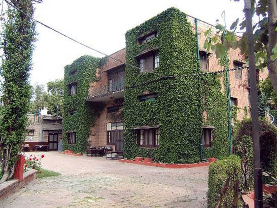 Only brick & mortar remain to narrate tale of Punjab&rsquo;s Parsis